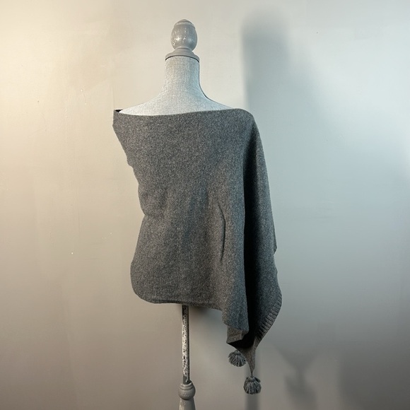 Ann Taylor Gray Wool Cashmere Blend Poncho - Picture 4 of 13
